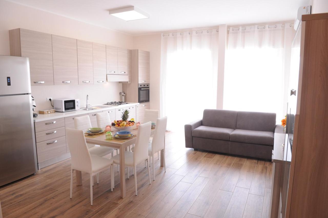 Guesthouse Fino'S Family 모노폴리 외부 사진